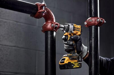 Аккумуляторный гайковерт DeWalt DCF921D2T фото 6